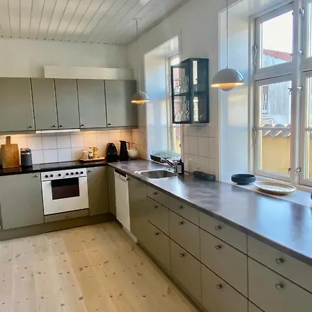 Apartment Skon I Midten Af Udlejes, Minimum 4 Dage